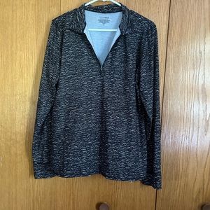 Women’s long sleeve light weight quarter zip